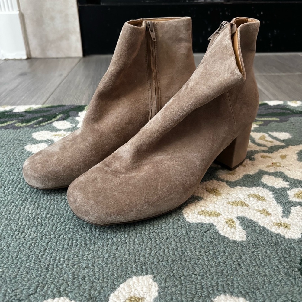 Vionic Sibley Taupe Suede Heeled Boots